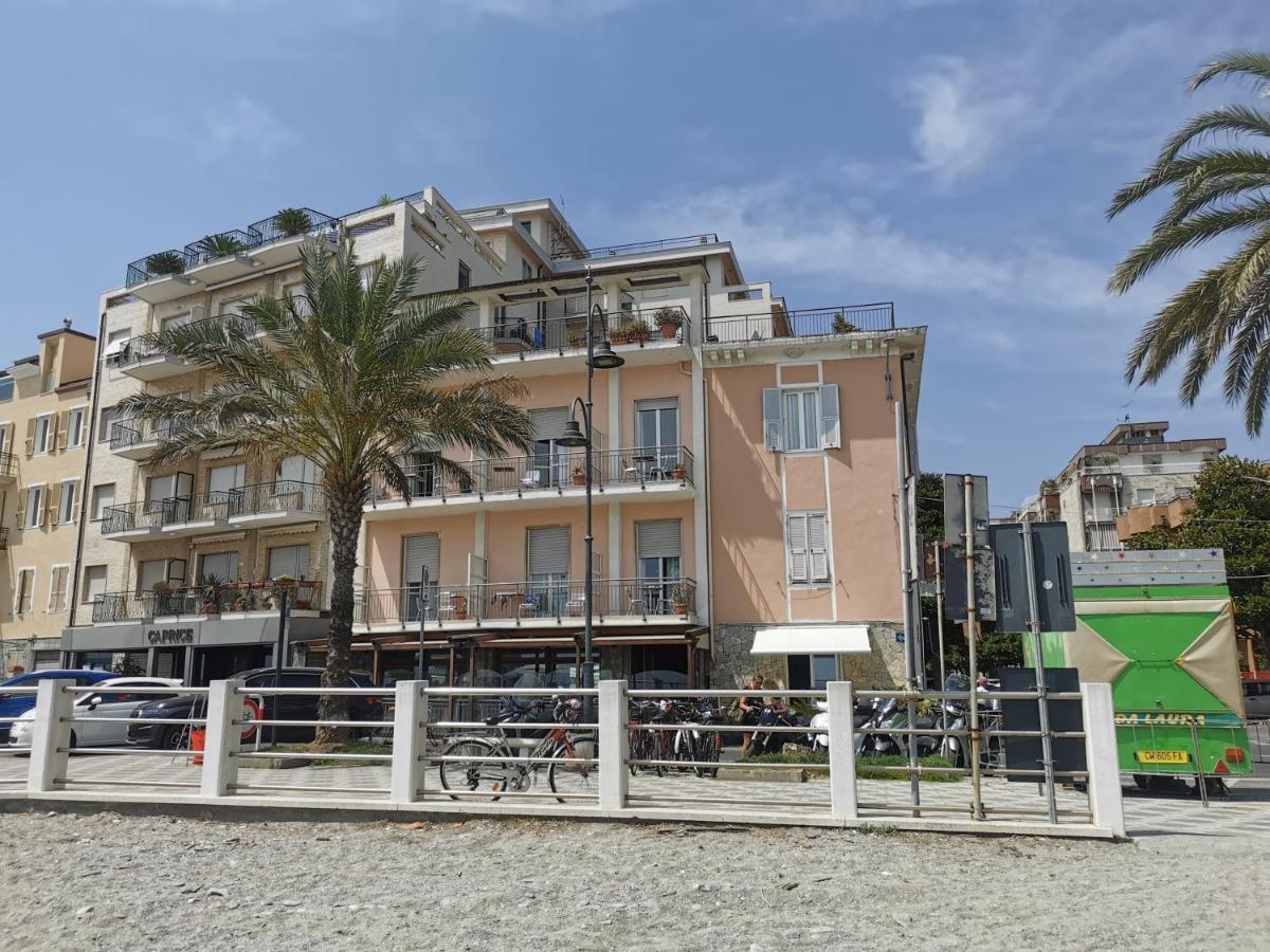 אלבניה Albium Hotel מראה חיצוני תמונה