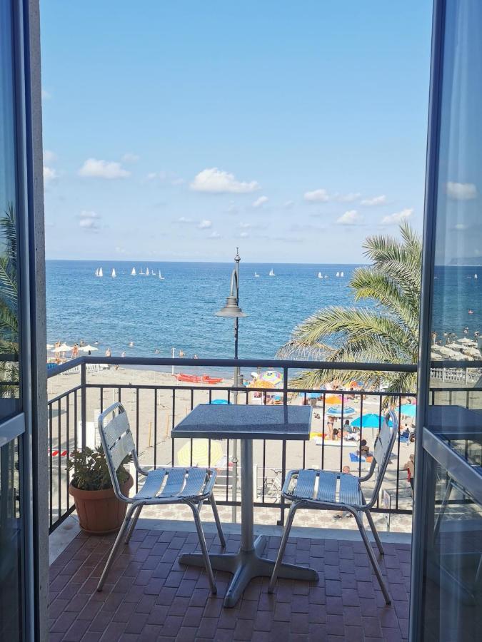 אלבניה Albium Hotel מראה חיצוני תמונה