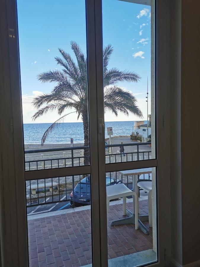אלבניה Albium Hotel מראה חיצוני תמונה