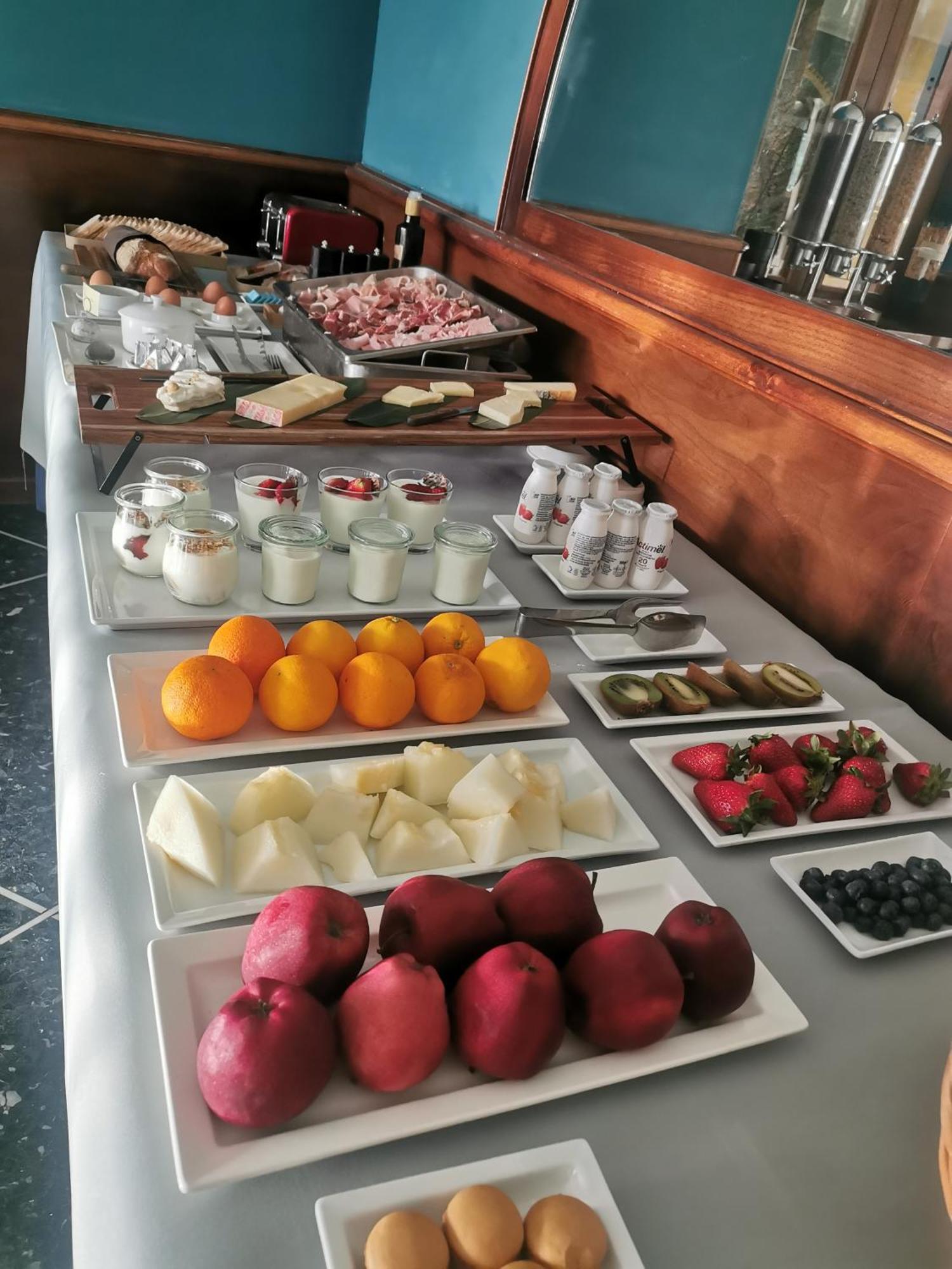 אלבניה Albium Hotel מראה חיצוני תמונה