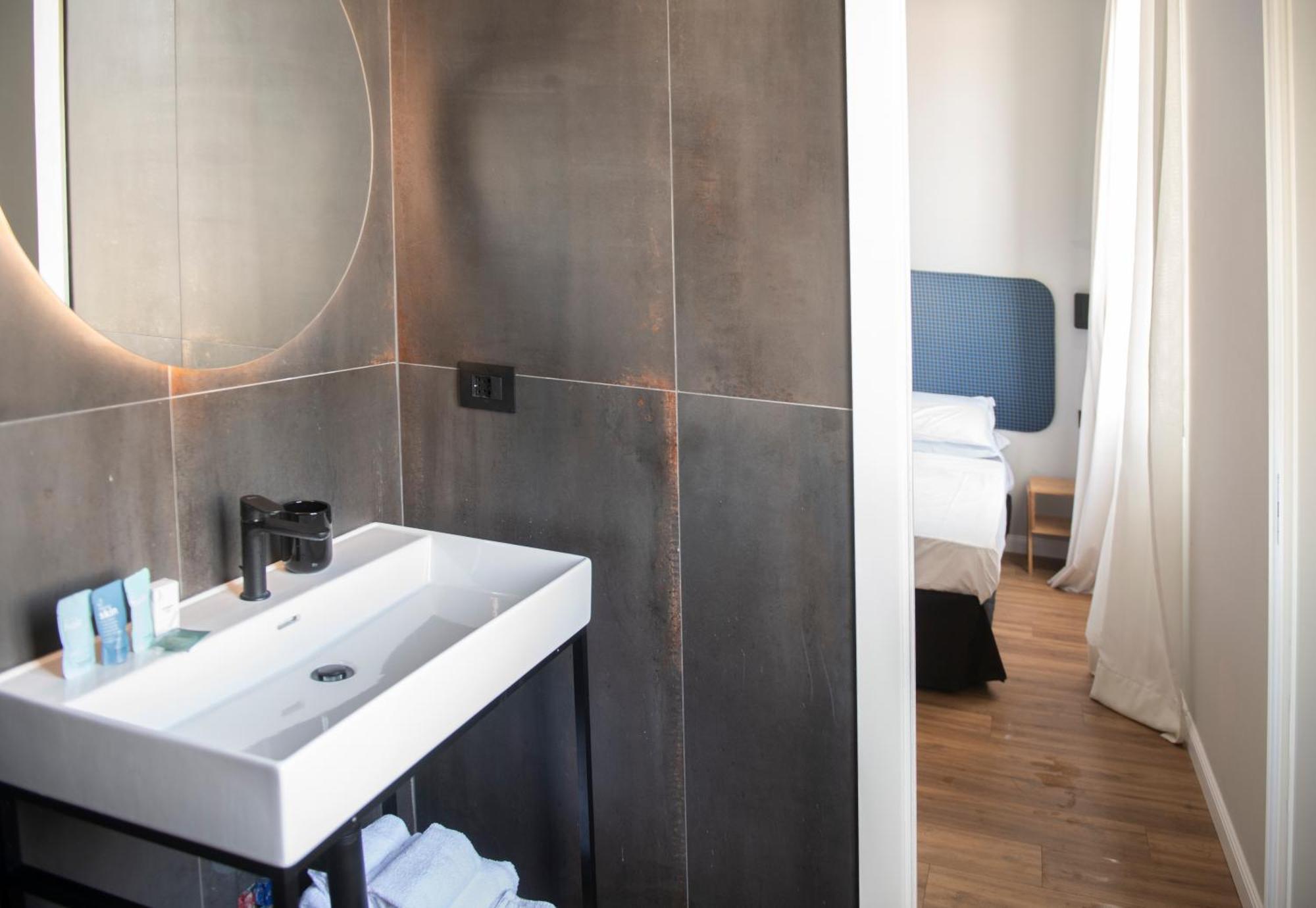 אלבניה Albium Hotel מראה חיצוני תמונה