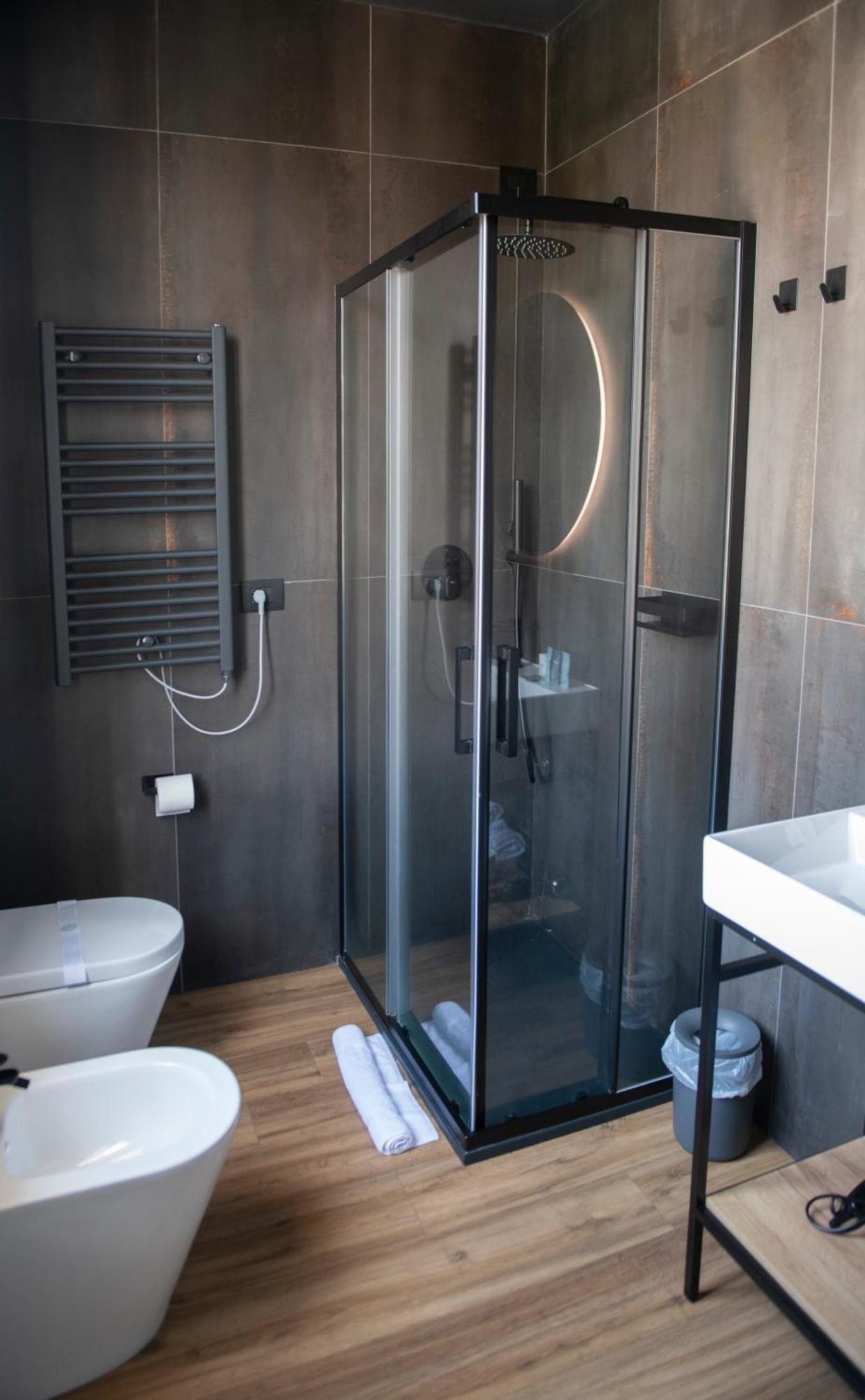 אלבניה Albium Hotel מראה חיצוני תמונה